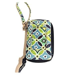 Vera Bradley Wallet in Daisy Daisy retired print